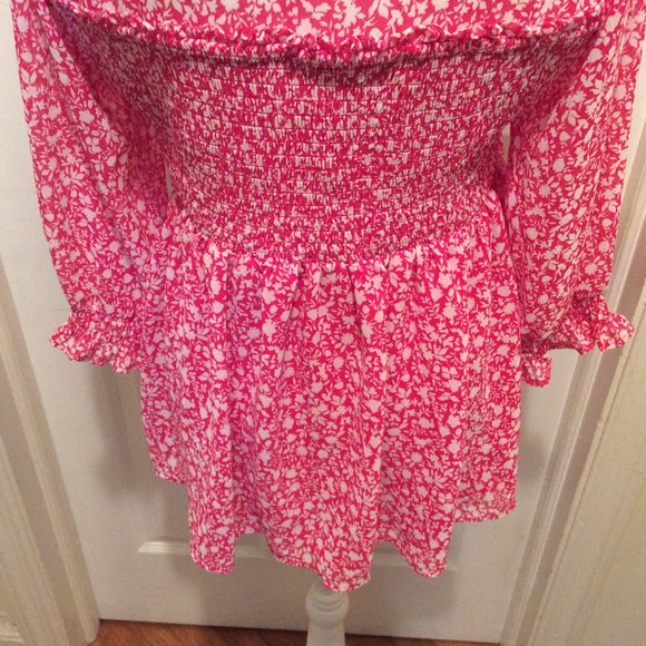 Torrid Top 1 Dark Pink White Floral Print Smocked - Picture 13 of 14